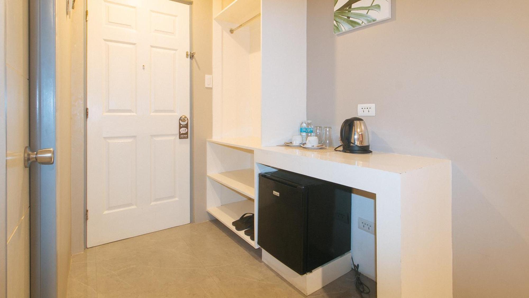 Reddoorz Plus At Seventy Five Inn Near Manila Airport Paranaque City المظهر الخارجي الصورة