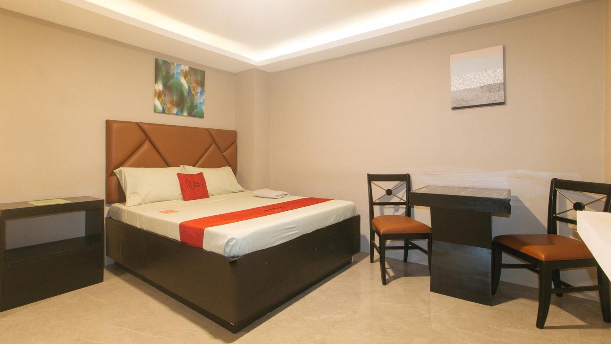 Reddoorz Plus At Seventy Five Inn Near Manila Airport Paranaque City المظهر الخارجي الصورة