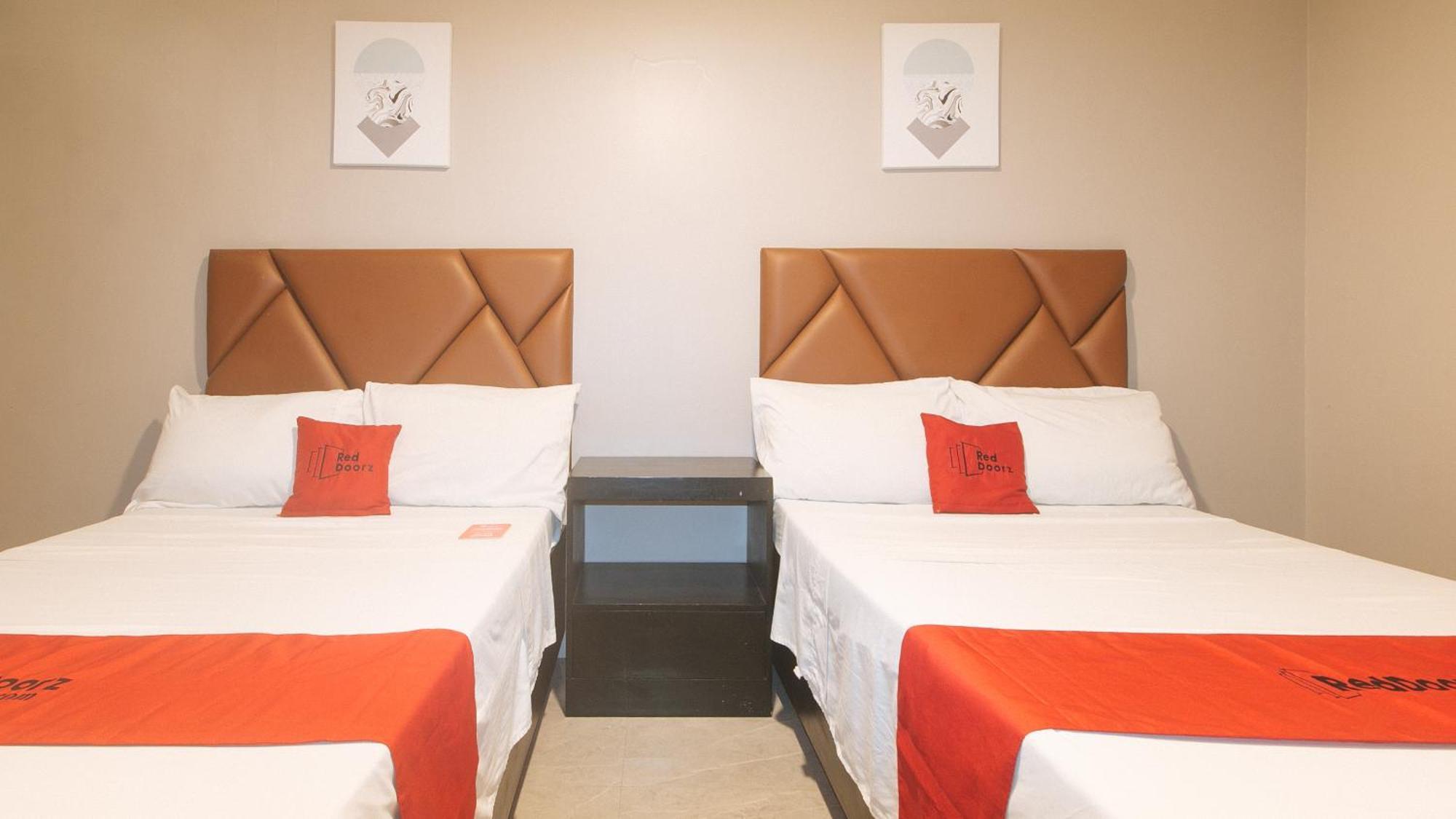 Reddoorz Plus At Seventy Five Inn Near Manila Airport Paranaque City المظهر الخارجي الصورة