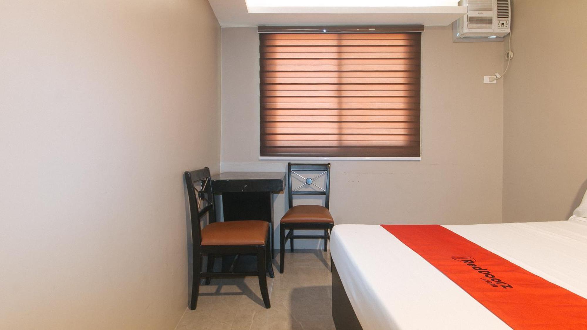 Reddoorz Plus At Seventy Five Inn Near Manila Airport Paranaque City المظهر الخارجي الصورة