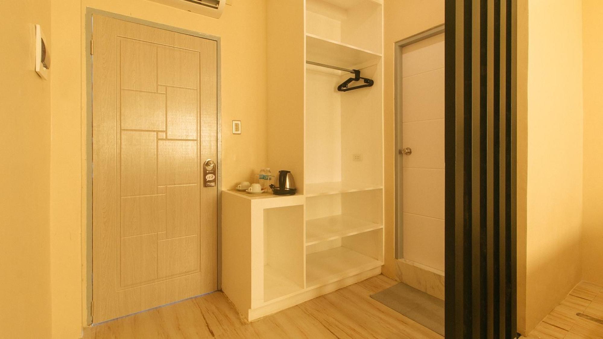 Reddoorz Plus At Seventy Five Inn Near Manila Airport Paranaque City المظهر الخارجي الصورة